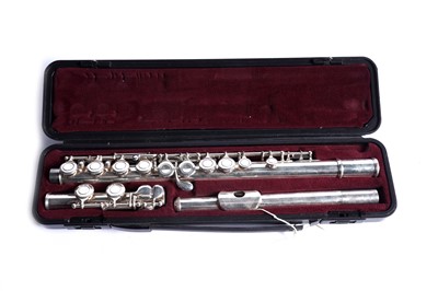 Lot 2 - A Yamaha flute; and a Stagg flute