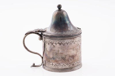 Lot 181 - A George III silver mustard pot