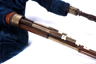 Lot 18 - A set of Northumbrian small pipes