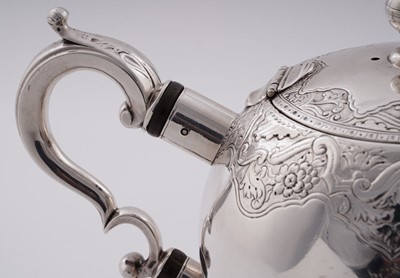 Lot 520 - A rare George II Scottish provincial silver teapot