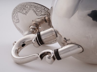Lot 520 - A rare George II Scottish provincial silver teapot