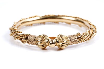 Lot 851 - A 22ct yellow gold bangle