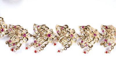 Lot 850 - An Indian high carat gold demi-parure
