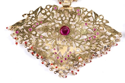 Lot 850 - An Indian high carat gold demi-parure