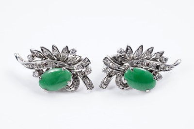 Lot 843 - A matched parure of Chinese jade and diamond set jewellery