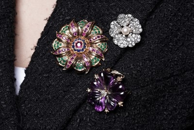 Lot 945 - A ruby, sapphire and emerald brooch