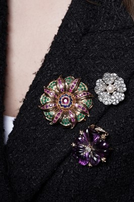 Lot 945 - A ruby, sapphire and emerald brooch