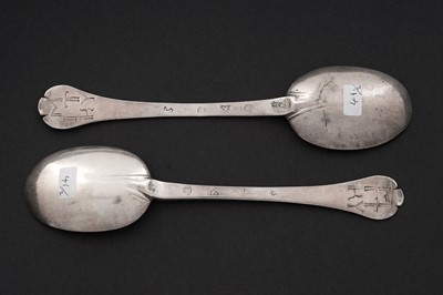 Lot 560 - A scarce pair of early Queen Anne Scottish silver trefid spoons
