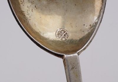 Lot 557 - A rare James I West Country silver-gilt seal top spoon