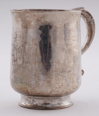 Lot 587 - A rare George I Scottish silver mug