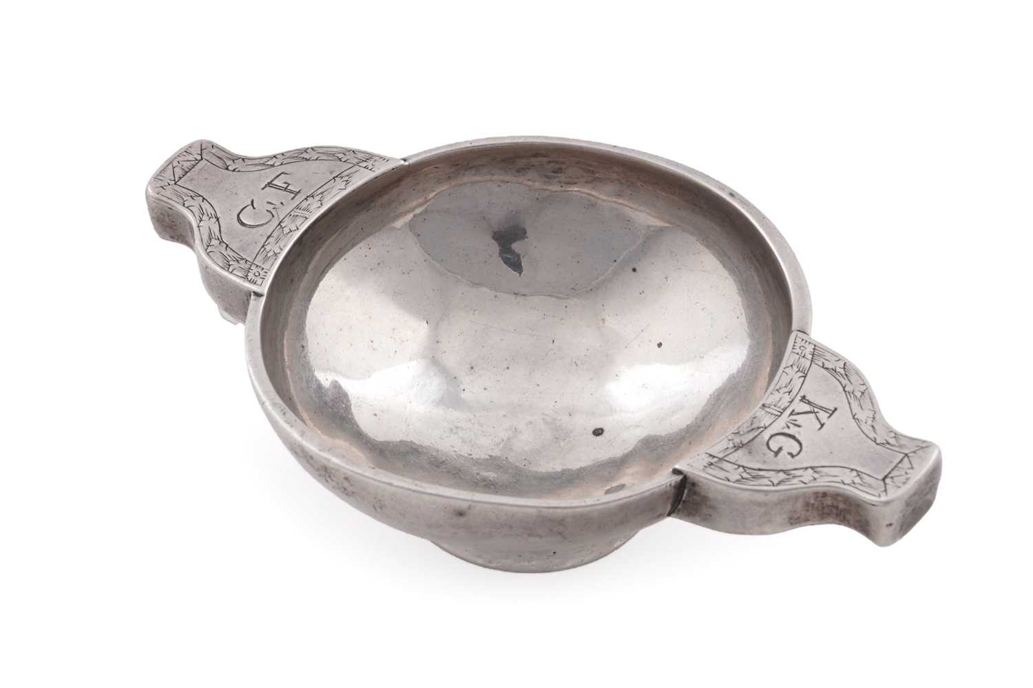 Lot 522 - A rare George III Scottish provincial silver quaich