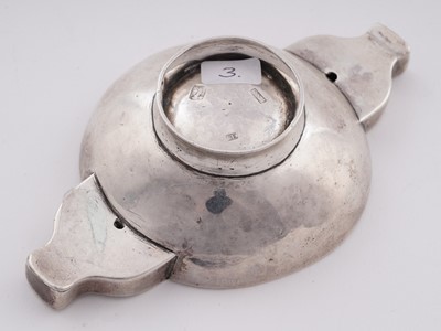 Lot 522 - A rare George III Scottish provincial silver quaich