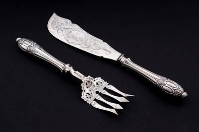 Lot 240 - A Victorian cased pair of silver fish servers