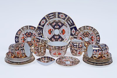 Lot 303 - A collection of Royal Crown Derby 2451 ‘Old Imari’ pattern china