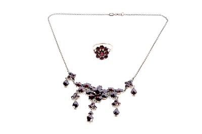 Lot 155 - Garnet ring and necklace