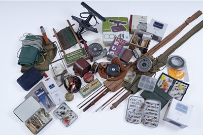 Lot 638 - A collection of fishing tackle