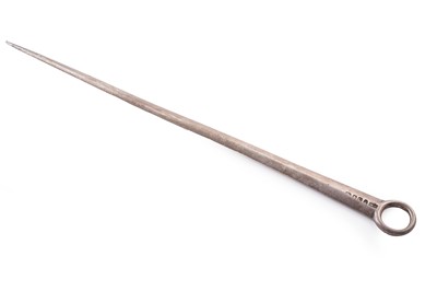 Lot 447 - A George III silver meat skewer