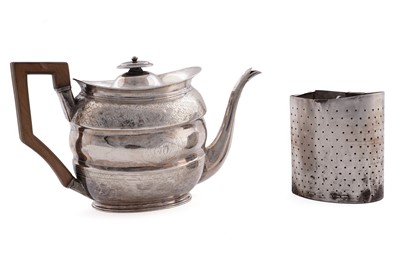 Lot 199 - A George III provincial silver teapot