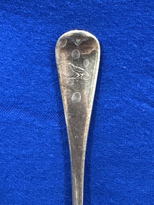 Lot 254 - A late Victorian canteen of silver flatware