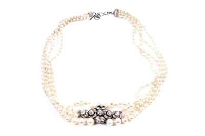 Lot 976 - A Victorian pearl choker necklace