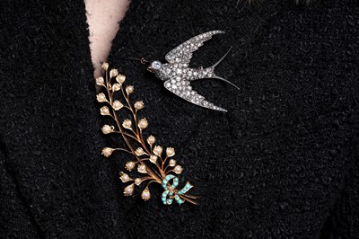 Lot 492 - A Victorian diamond swallow pattern brooch