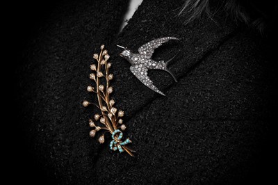 Lot 492 - A Victorian diamond swallow pattern brooch