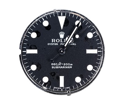 Lot 759 - Rolex Oyster Perpetual Submariner: a stainless steel cased automatic wristwatch