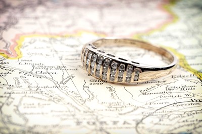 Lot 86 - A modern diamond ring