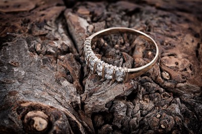Lot 88 - A modern diamond ring