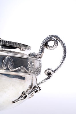 Lot 26 - A George V silver trophy cup or rose bowl