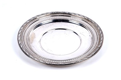 Lot 588 - A Wallace sterling silver dish
