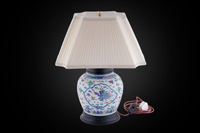Lot 302 - A Wucai style lamp