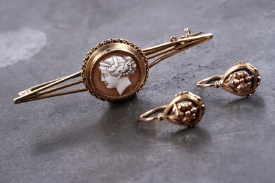 Lot 67 - A pair of late 19th Century French 18ct gold pendant earrings; and a shell cameo brooch