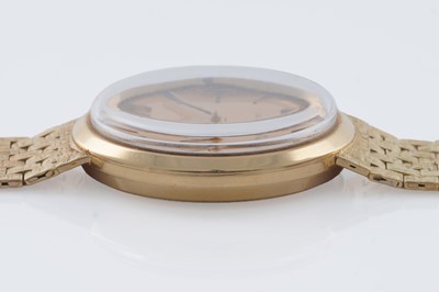 Lot 626 - Bulova: an 18ct yellow gold wristwatch