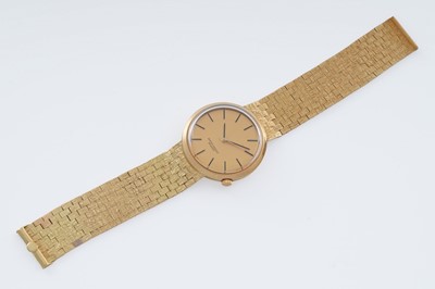 Lot 626 - Bulova: an 18ct yellow gold wristwatch