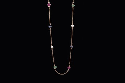 Lot 692 - A gemstone necklace