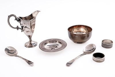 Lot 586 - Victorian and later silver items
