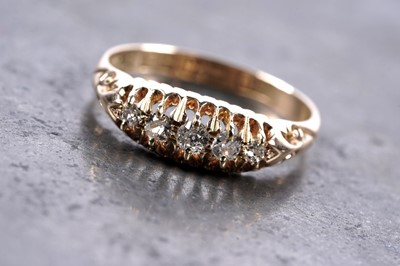 Lot 25 - A Victorian style five-stone diamond ring