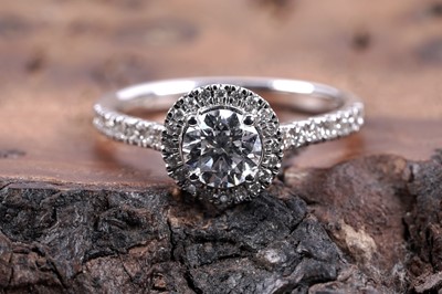 Lot 552 - A single stone 1.0ct lab grown diamond ring
