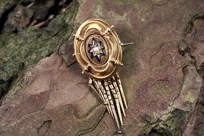 Lot 13 - A Victorian Etruscan Revival brooch