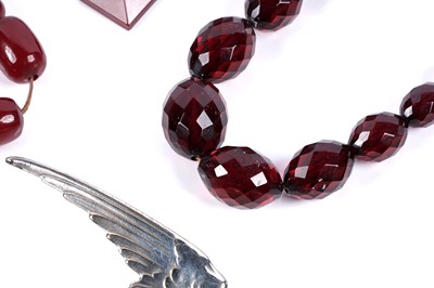 Lot 106 - Early 20th Century Art Deco and other costume jewellery
