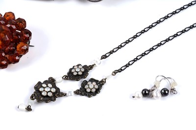 Lot 106 - Early 20th Century Art Deco and other costume jewellery