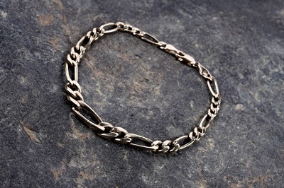 Lot 361 - A 9ct gold figaro-link bracelet