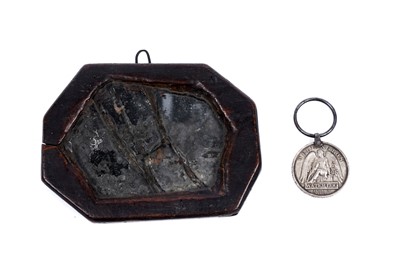 Lot 186 - Waterloo Medal 1815 and mirror belonging to Robert Campbell