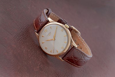 Lot 620 - Longines: a 9ct yellow gold cased manual wind wristwatch