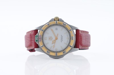 Lot 163 - A lady's Tag Heuer Professional wristwatch