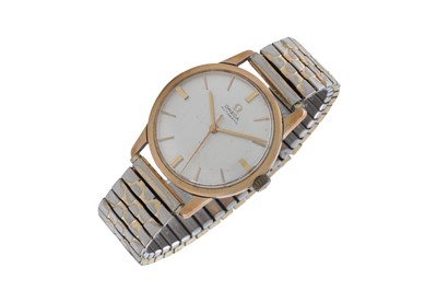 Lot 612 - Omega: a 9ct yellow gold cased automatic wristwatch