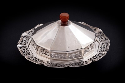 Lot 475 - A silver covered bonbon dish