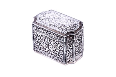 Lot 158 - A late 19th/early 20th Century Indian silver box or tea caddy