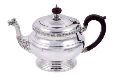 Lot 142 - A George V silver teapot; and other silver items